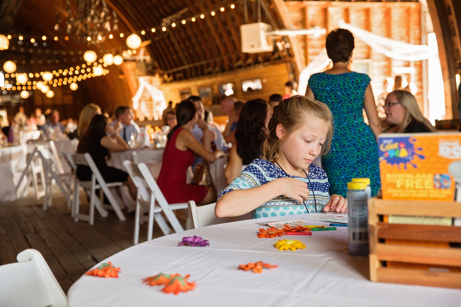 kid's table, twinkle lights, barn wedding